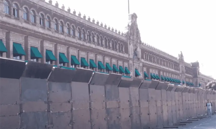 Blindan Palacio Nacional ante próxima marcha de la Generación Z