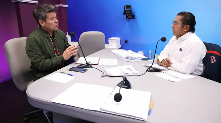 Busca Unión Nacional de Padres de Familia consulta para revertir "adoctrinamiento" en libros de texto