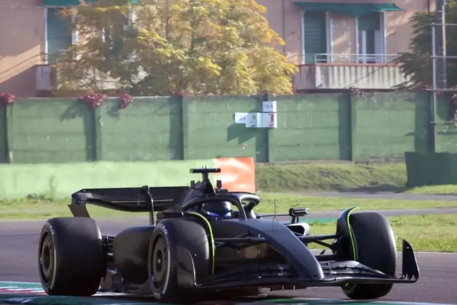 Sergio ´Checo´ Pérez debuta en pista con Cadillac en un Ferrari