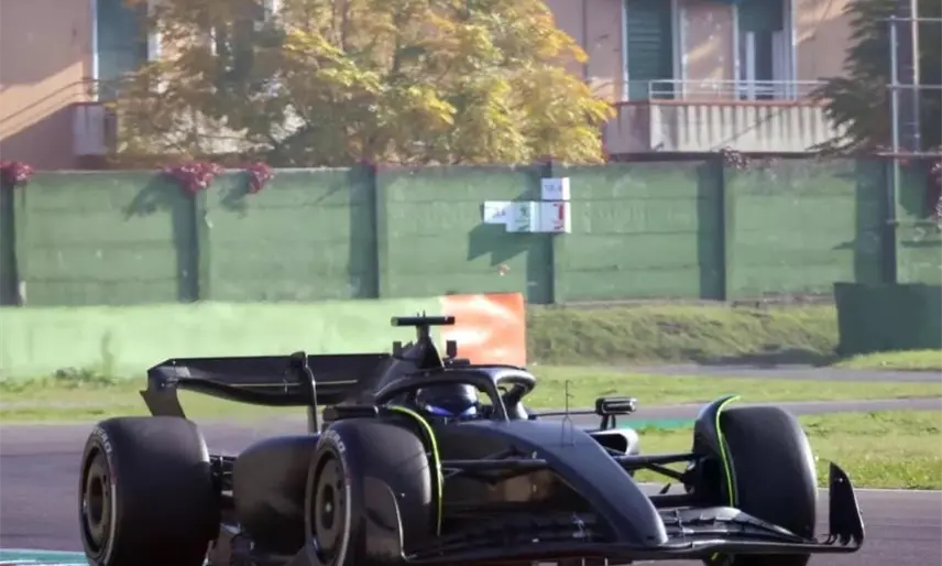Sergio ´Checo´ Pérez debuta en pista con Cadillac en un Ferrari