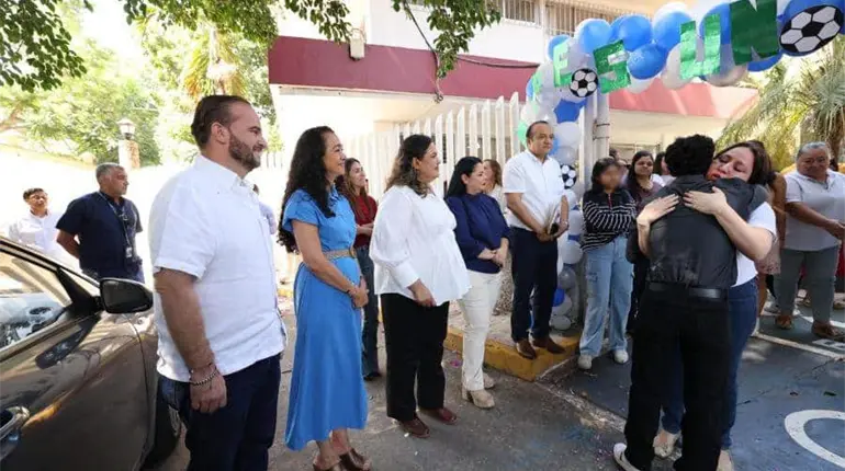 Otorga nueva administración su primera adopción legal