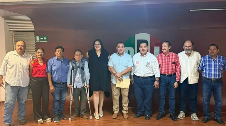 "Es un atraco"; priistas alistan recolección de firmas para frenar reemplacamiento vehicular