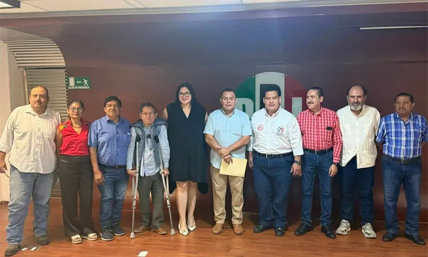 "Es un atraco"; priistas alistan recolección de firmas para frenar reemplacamiento vehicular