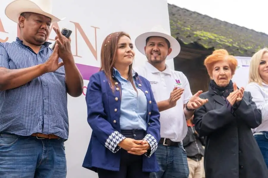 Viuda de Carlos Manzo pide investigar a Raúl Morón, Leonel Godoy y Nacho Campos por homicidio de su esposo