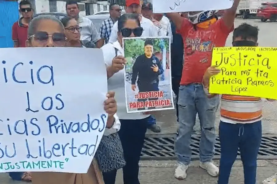 Marchan en Jalapa; exigen liberación de policías detenidos por la FIRT Olmeca