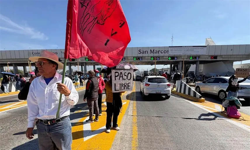CNTE libera casetas en el país en segundo día de protestas