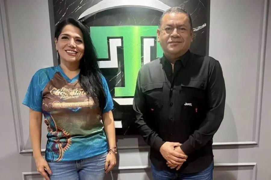 Presidente de Olmecas y Secretaria de Turismo se reúnen previo a la final de Miss Universe