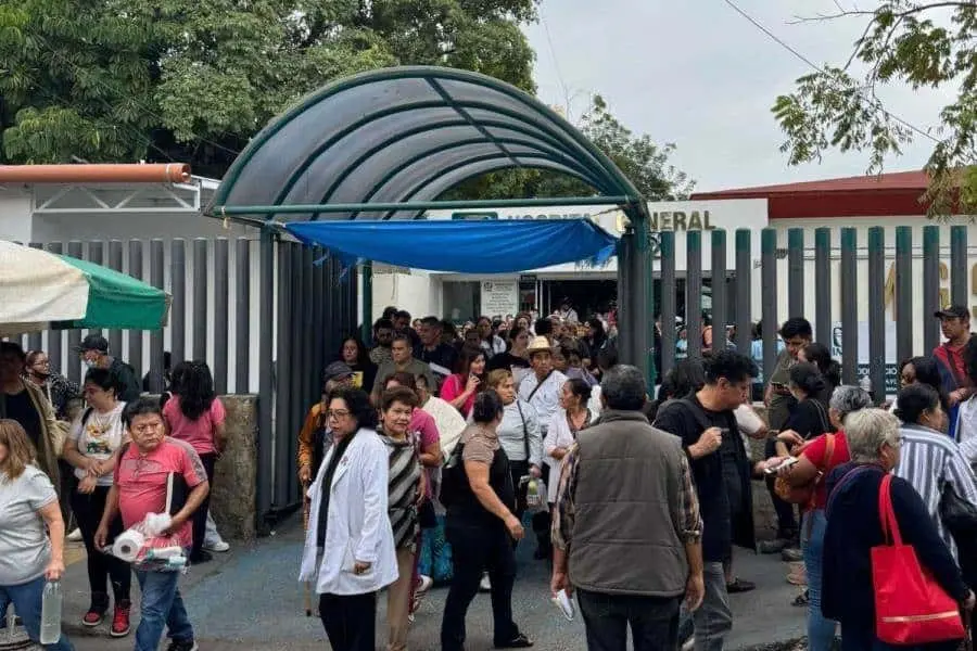 Evacuan Hospital del IMSS en Tuxtla Gutiérrez por amenaza de bomba