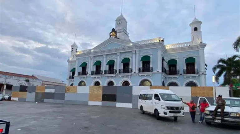 Protegen Palacio de Gobierno por marcha de Generación Z