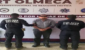 Detienen a sujeto por presunto robo de vehículo en Centro