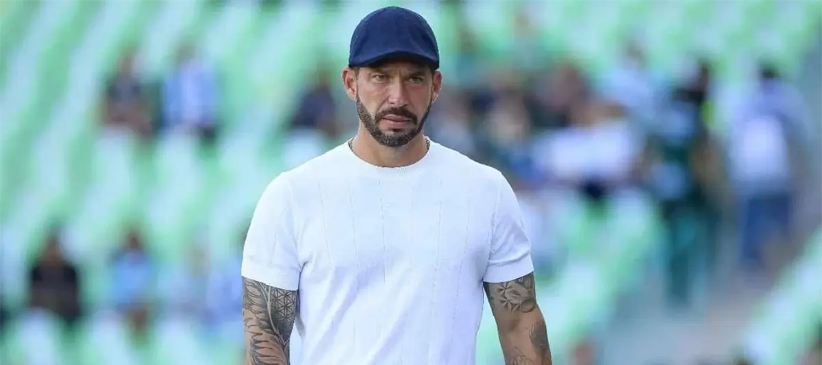 ¡Cae un técnico más! Benjamín Mora deja de ser entrenador de Querétaro