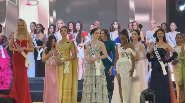 Fátima Bosch luce en pasarela de la cena de gala en Pattaya