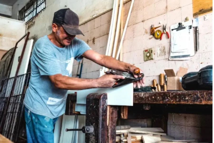 Padre Tiktokero pide a padres de familia enseñarle a trabajar a sus hijos