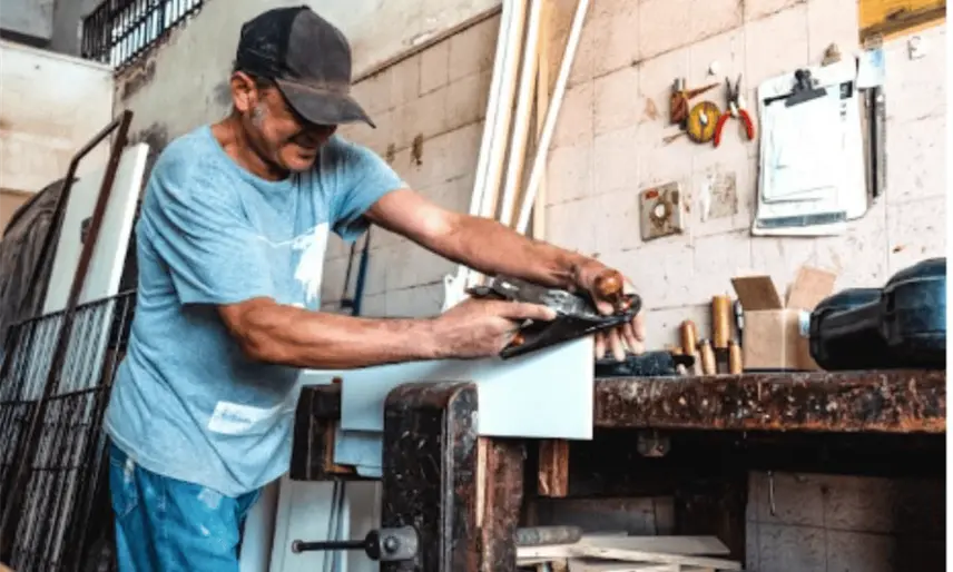Padre Tiktokero pide a padres de familia enseñarle a trabajar a sus hijos