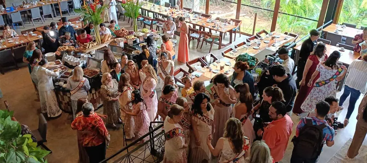 Por primera vez, encuentro reúne a más de 100 embajadoras y Flores de Oro