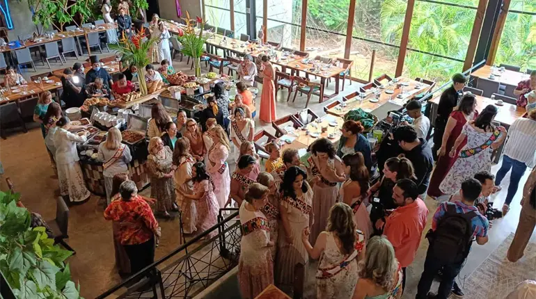 Por primera vez, encuentro reúne a más de 100 embajadoras y Flores de Oro