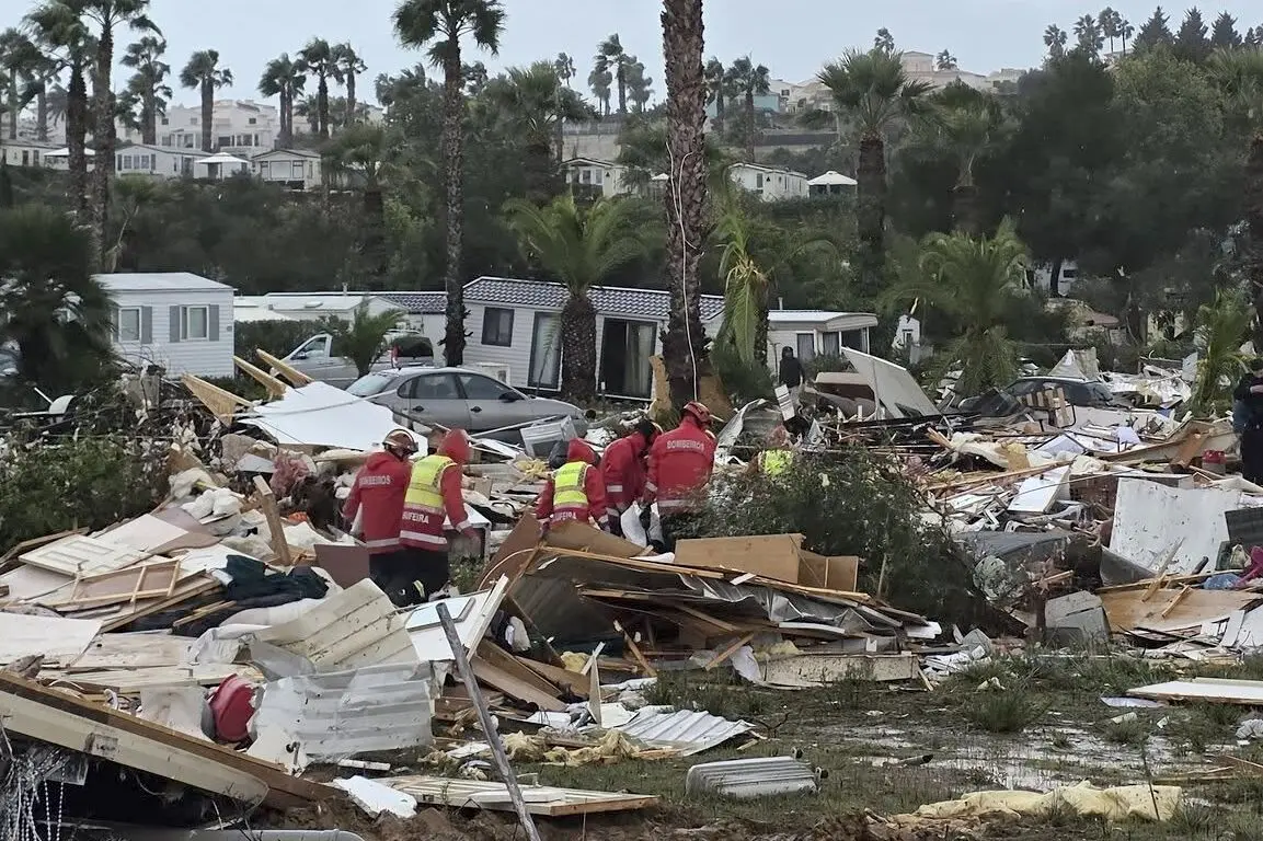3 muertos y varios heridos deja paso de tormenta en Portugal y Gran Bretaña