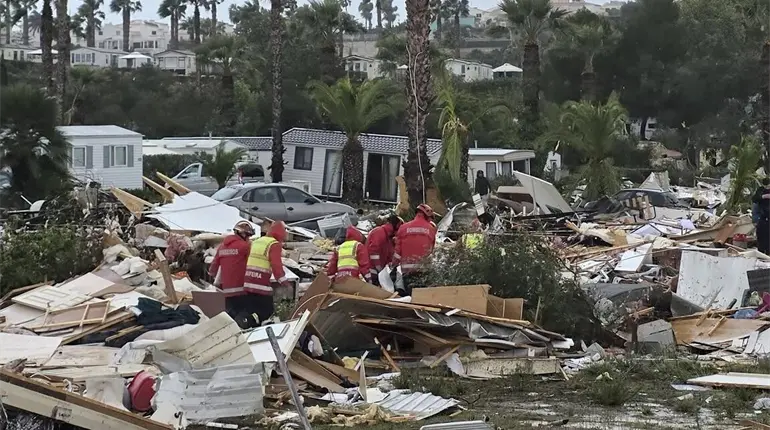 3 muertos y varios heridos deja paso de tormenta en Portugal y Gran Bretaña