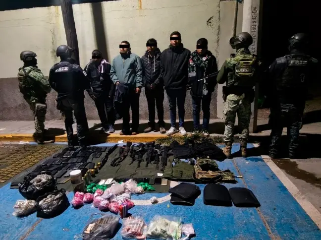 Decomisan arsenal, drogas y dinero en efectivo en Zacatecas; hay 5 detenidos