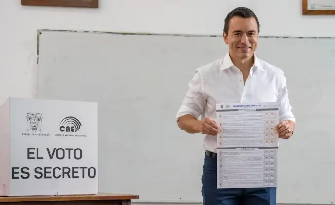 Referéndum en Ecuador convoca a votar para elegir si se establece una Asamblea Constituyente