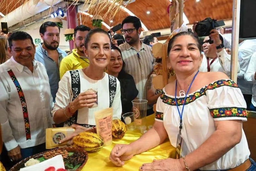 Sheinbaum primera presidenta que visita el Festival del Chocolate, destaca Turismo