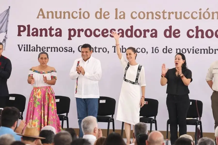 Asegura Sheinbaum que pueblo y gobierno son "invencibles" y le dicen "no" a quienes desean provocar violencia en México