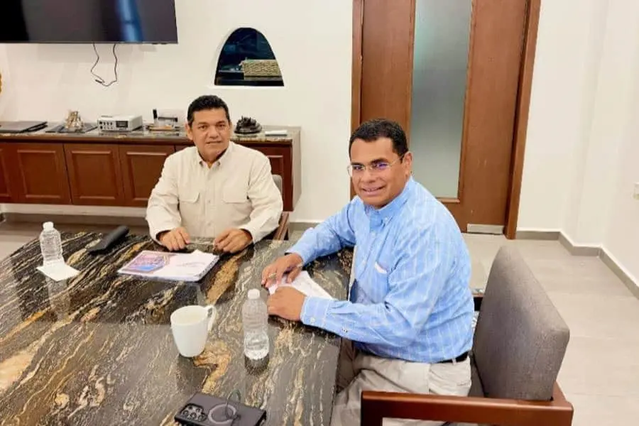 Se reúne Jesús Selván con Javier May