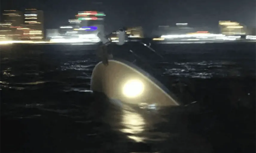 Se hunde embarcación en Mazatlán; rescatan a 11 tripulantes