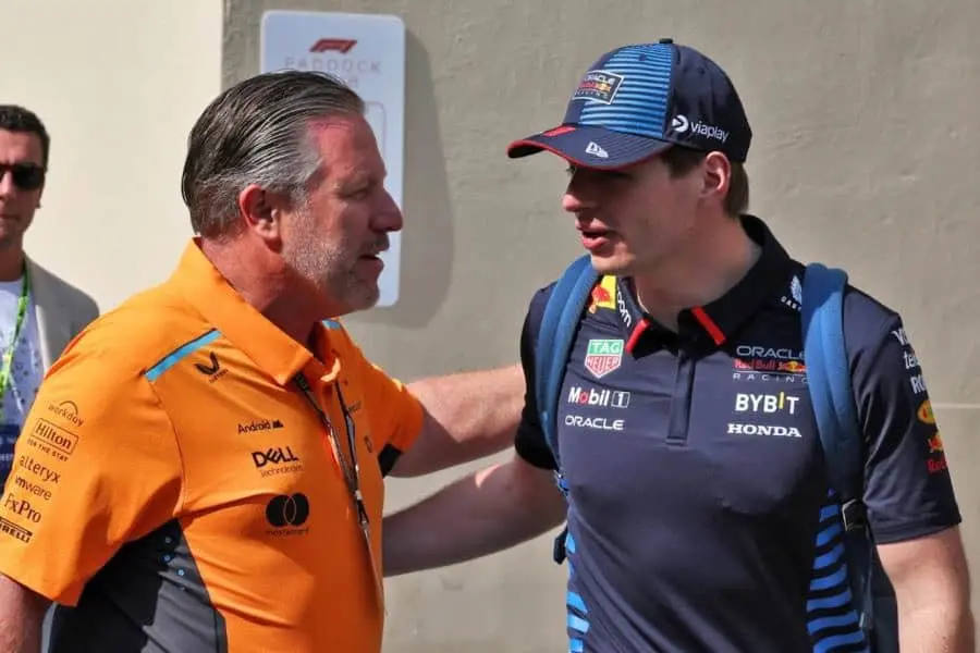 Verstappen suele "cruzar la línea": McLaren critica al neerlandés