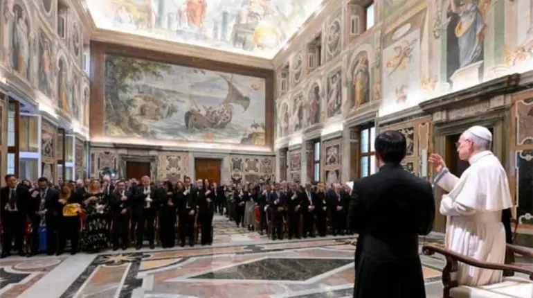 Llama Papa León XIV a trabadores de la salud a defender la dignidad en todas las etapas de la vida