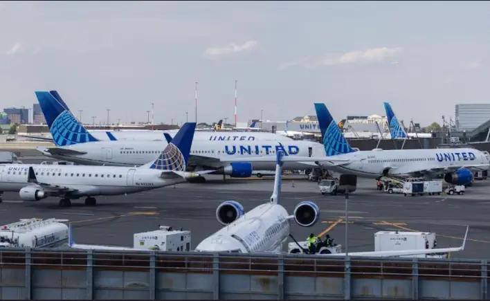 EE.UU. anuncia el restablecimiento de operaciones a&eacute;reas tras el cierre de gobierno