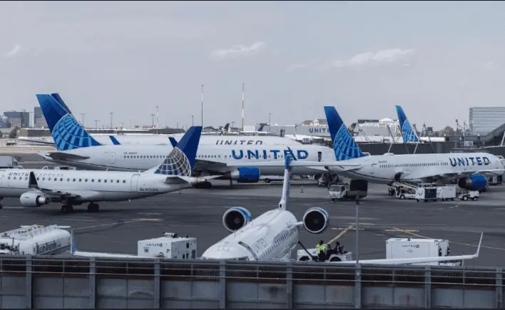 EE.UU. anuncia el restablecimiento de operaciones aéreas tras el cierre de gobierno