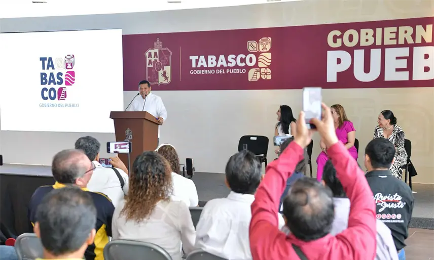 Descarta gobernador May cambios en su gabinete