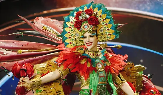 ¡Diosa! Fantasía e historia en Miss Universo con Fátima Bosch