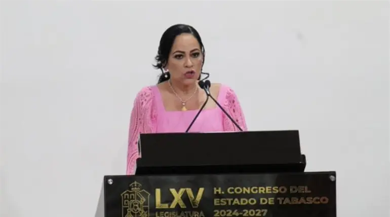 SETAB recupera 48 plazas asignadas de manera irregular, destaca Patricia Iparrea en comparecencia