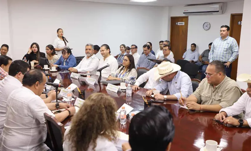 "La resistencia civil contra CFE ya se terminó": Sheila Cadena; "sigue más vigente que nunca", revira PRD