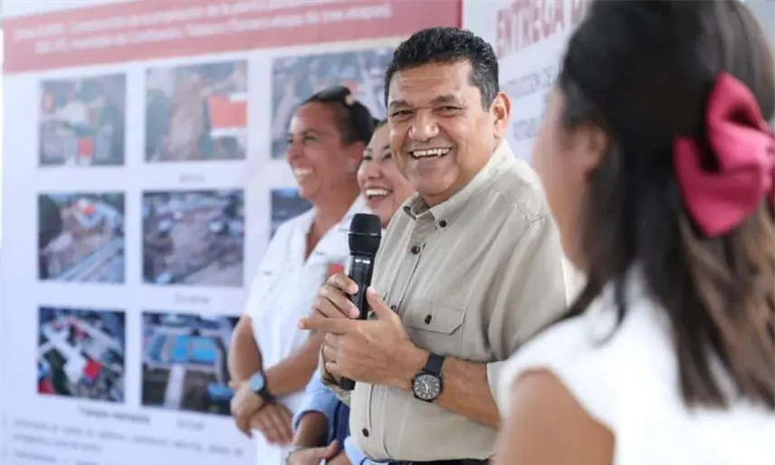 Tras dos meses en el último lugar del ranking de gobernadores de Mitofsky, Javier May sube al penúltimo