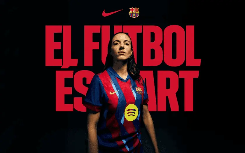 Barcelona presenta su cuarta equipación inspirada en un Clásico del 2005