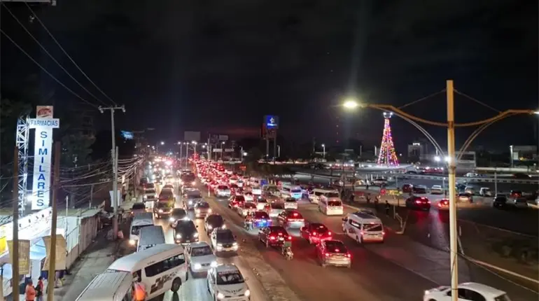 Adecuaciones en Avenida Universidad reducirán carga vehicular asegura SOTOP en comparecencia