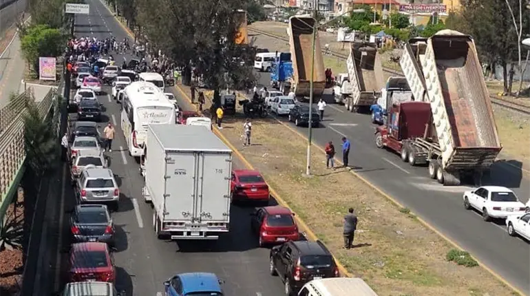 Agricultores y transportistas anuncian megabloqueo en México para este lunes