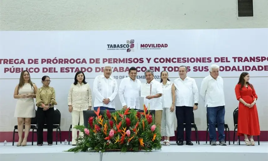 Entrega gobierno prórroga a concesiones y permisos de transportistas del Estado de Tabasco