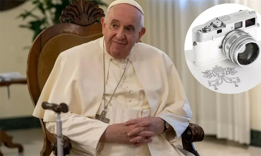 Subastan en 6.5 millones de euros una cámara Leica del papa Francisco