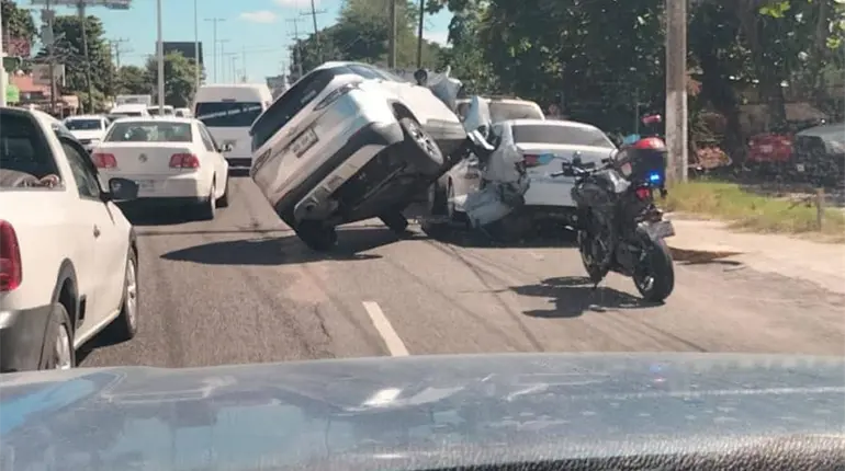 Tarde de choques deja en Centro y Nacajuca 8 vehículos siniestrados y 1 herido
