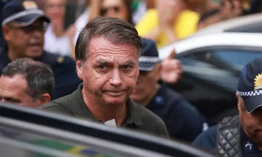 Bolsonaro pide cumplir condena de 27 años en prisión domiciliaria por motivos de salud