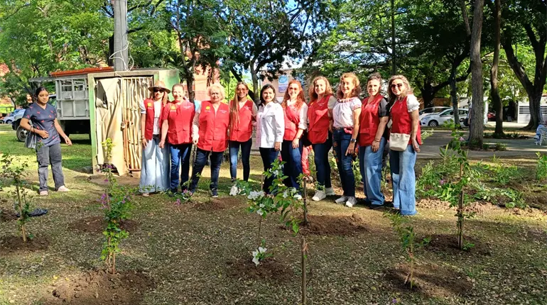 Centro y Tratado de las Flores realizan campaña de reforestación en parque de Villahermosa