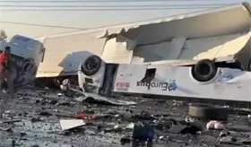 Dos muertos y 7 heridos deja choque entre tráiler y camión de pasajeros en Guanajuato