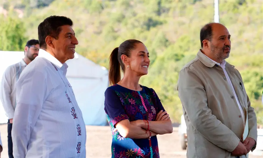 Maestros protestan contra Sheinbaum en Oaxaca; piden abrogar reformas del ISSSTE y educativa