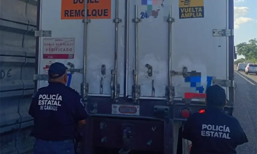 Recuperan autoridades tractocamión con reporte de robo en Centro