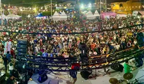 Consuman teapanecos festejo a Fátima Bosch en su parque Central