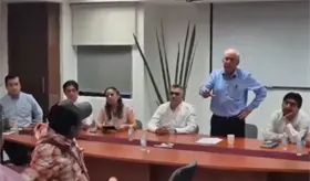 Con manotazos en la mesa, campesinos de Campeche reclaman a Leonel Cota compromisos incumplidos